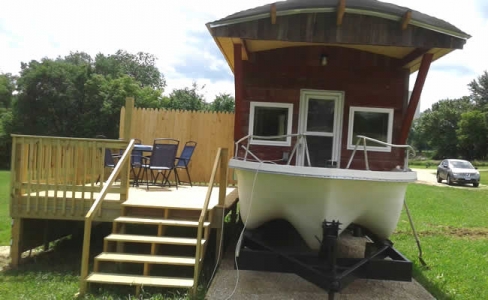 Houseboat Cabin Main Money Creek, Retreat, Houston, Minnesota, Cabins, Lodging, Place to stay, Hotel, Motel, B&B, vacation rental, Groups, house rental, country, retreat, families, hunting, fishing, outdoors, hiking, get away, nature, camping, fires, Deer, Turkey, Trout, Walleye, Fly Fishing, Pheasant, Root River, Kayaking, Canoeing, Tubing, Biking, Skiing, show shoeing, snowmobiling, trails, public, private, rustic, remote, Golf, State Parks, Mississippi River, International Owl Center, Owl Festival, Lokens, Sawmill, Outback Ranch, Horses, Haven, Cushon’s Peak Campground, Oakridge Lodge, Crest Inn, Bunkhouse, Hidden Bluffs Resort, Rushford, Caledonia, La Crescent, La Crosse, Wisconsin, Peterson, Lanesboro, Whalan, Preston, Harmony, Commonweal Theatre, Minnesota State Veterans Cemetary, Trout Days, Buffalo Bill Days, Houston Hoedown, SEMBA Bluegrass, Apple Fest, Steam Engine Days, Houston Nature Center, Rochester, Winona, Twin Cities, Norsland Lefse, Rushford Days, Root River Triathlon, Spring Grove, Decorah, Iowa, Upper Iowa River, DNR, License, Seasons,